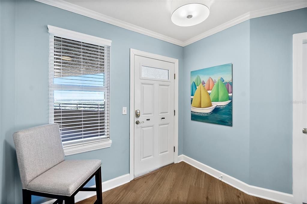 En Venta: $699,000 (3 camas, 3 baños, 2072 Pies cuadrados)