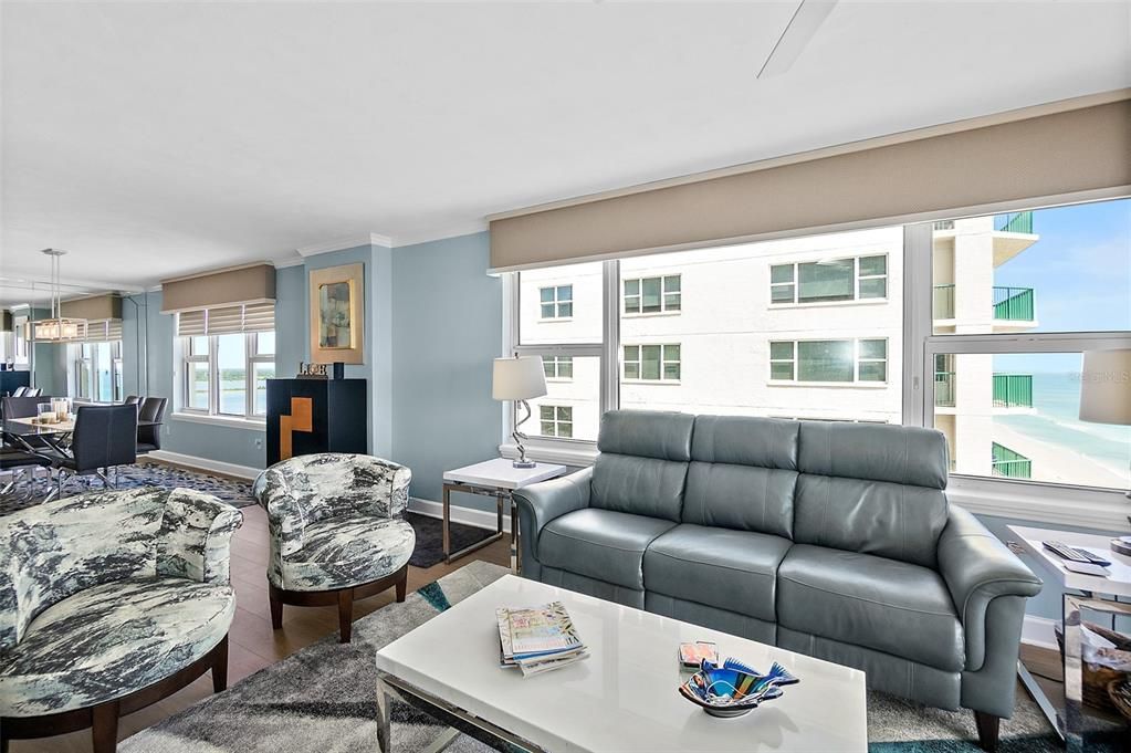 En Venta: $699,000 (3 camas, 3 baños, 2072 Pies cuadrados)