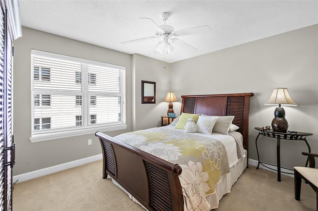 En Venta: $699,000 (3 camas, 3 baños, 2072 Pies cuadrados)