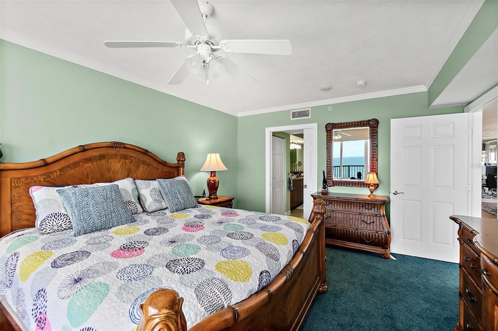 En Venta: $699,000 (3 camas, 3 baños, 2072 Pies cuadrados)