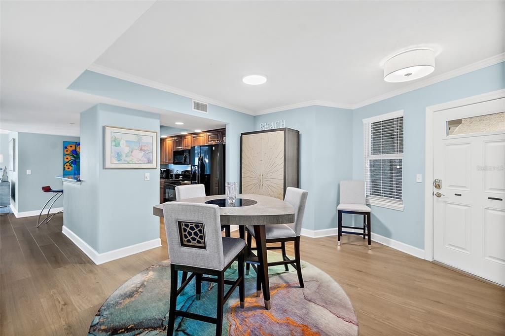 En Venta: $699,000 (3 camas, 3 baños, 2072 Pies cuadrados)