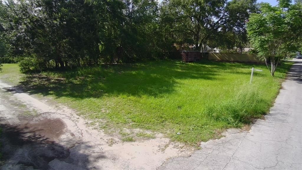 На продажу: $48,000 (0.21 acres)