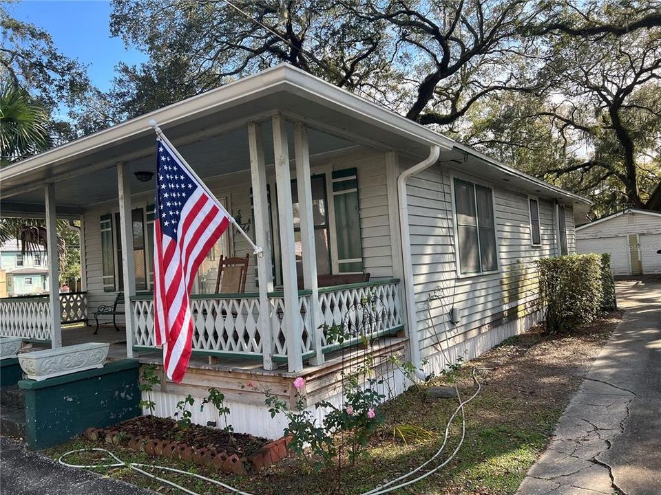 Recently Sold: $112,999 (2 beds, 1 baths, 1344 Square Feet)