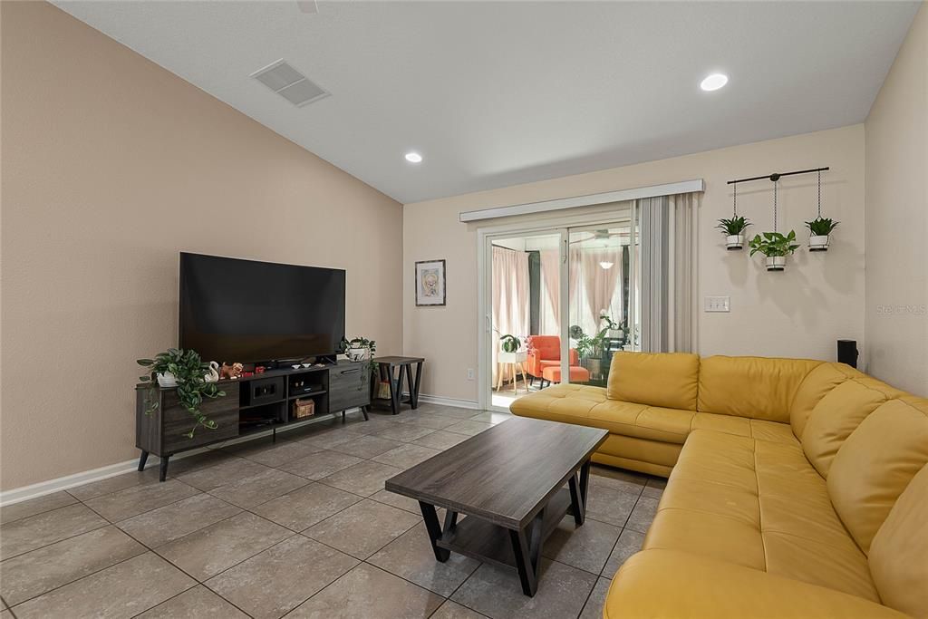 待售: $414,000 (3 贝兹, 2 浴室, 1535 平方英尺)