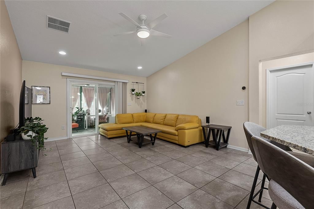 待售: $414,000 (3 贝兹, 2 浴室, 1535 平方英尺)