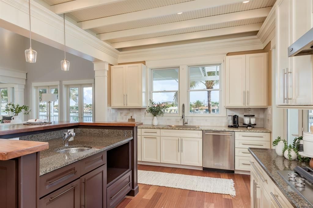 En Venta: $4,250,000 (5 camas, 4 baños, 4039 Pies cuadrados)