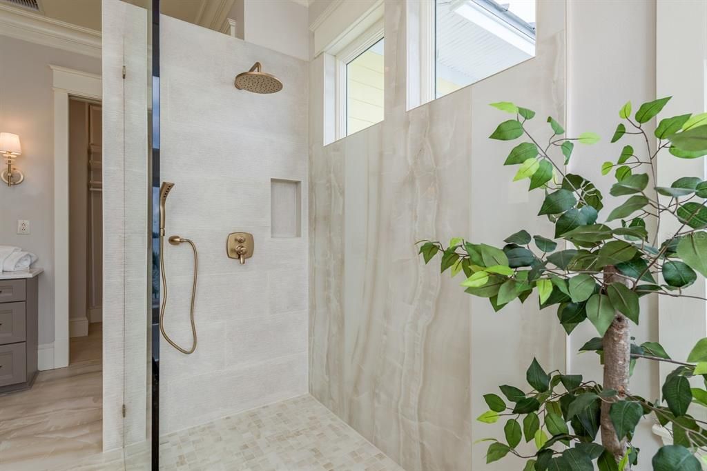 En Venta: $4,250,000 (5 camas, 4 baños, 4039 Pies cuadrados)