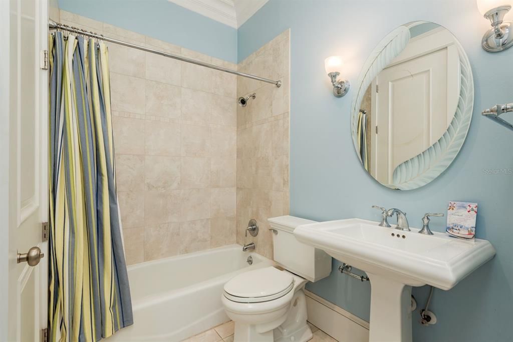 En Venta: $4,250,000 (5 camas, 4 baños, 4039 Pies cuadrados)