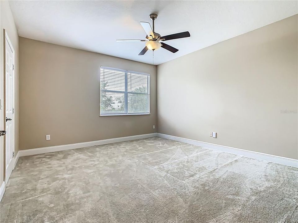 For Sale: $690,000 (4 beds, 4 baths, 4034 Square Feet)