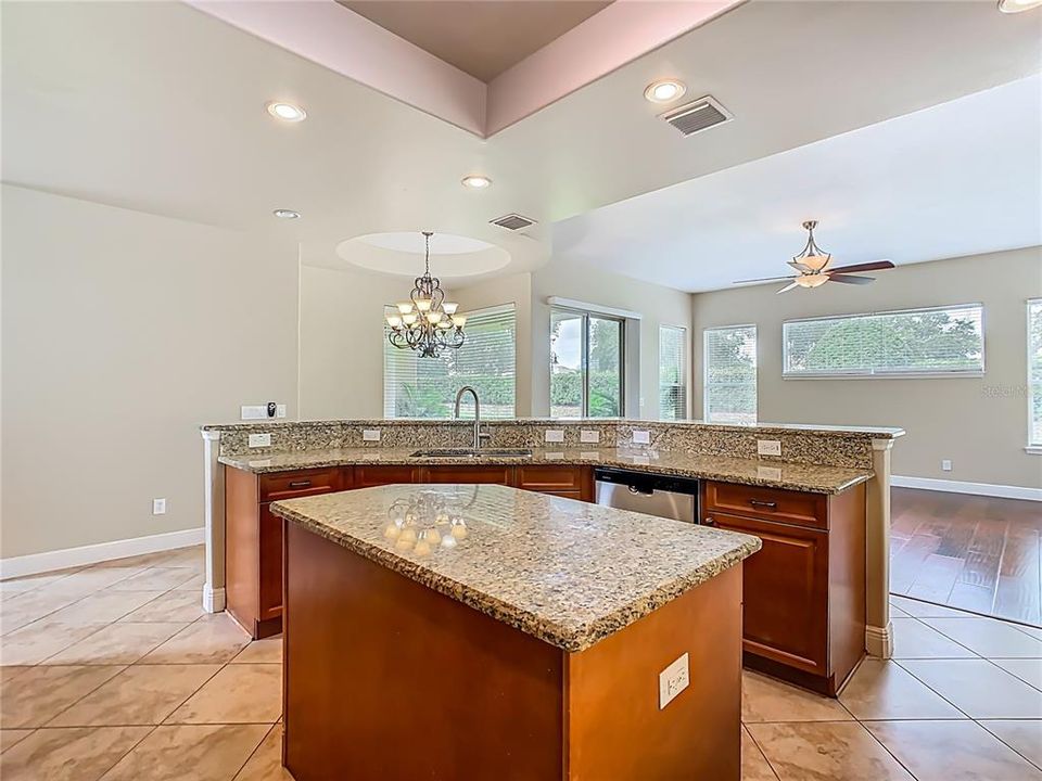 For Sale: $690,000 (4 beds, 4 baths, 4034 Square Feet)