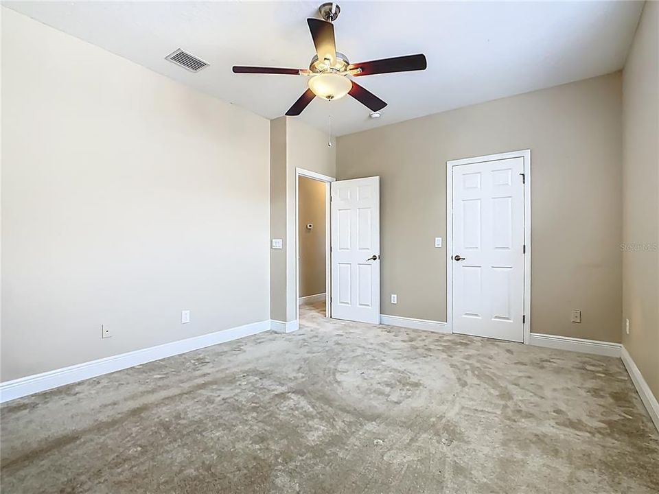 For Sale: $690,000 (4 beds, 4 baths, 4034 Square Feet)