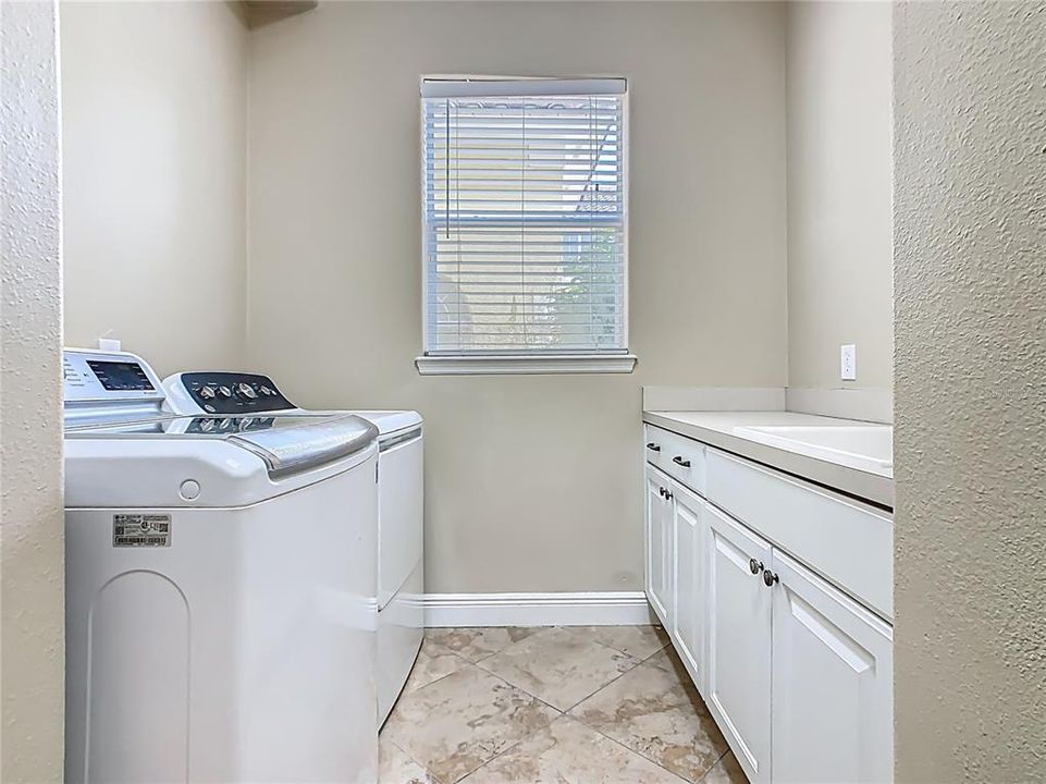 For Sale: $690,000 (4 beds, 4 baths, 4034 Square Feet)