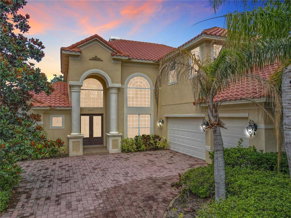 For Sale: $690,000 (4 beds, 4 baths, 4034 Square Feet)