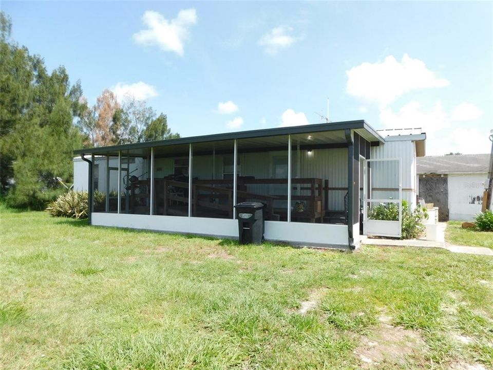 Recently Sold: $112,000 (2 beds, 1 baths, 728 Square Feet)