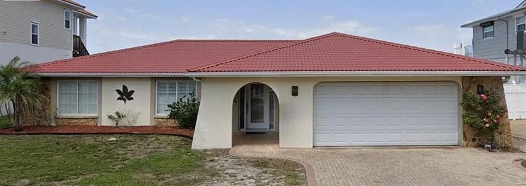 Recently Sold: $550,000 (3 beds, 2 baths, 1679 Square Feet)