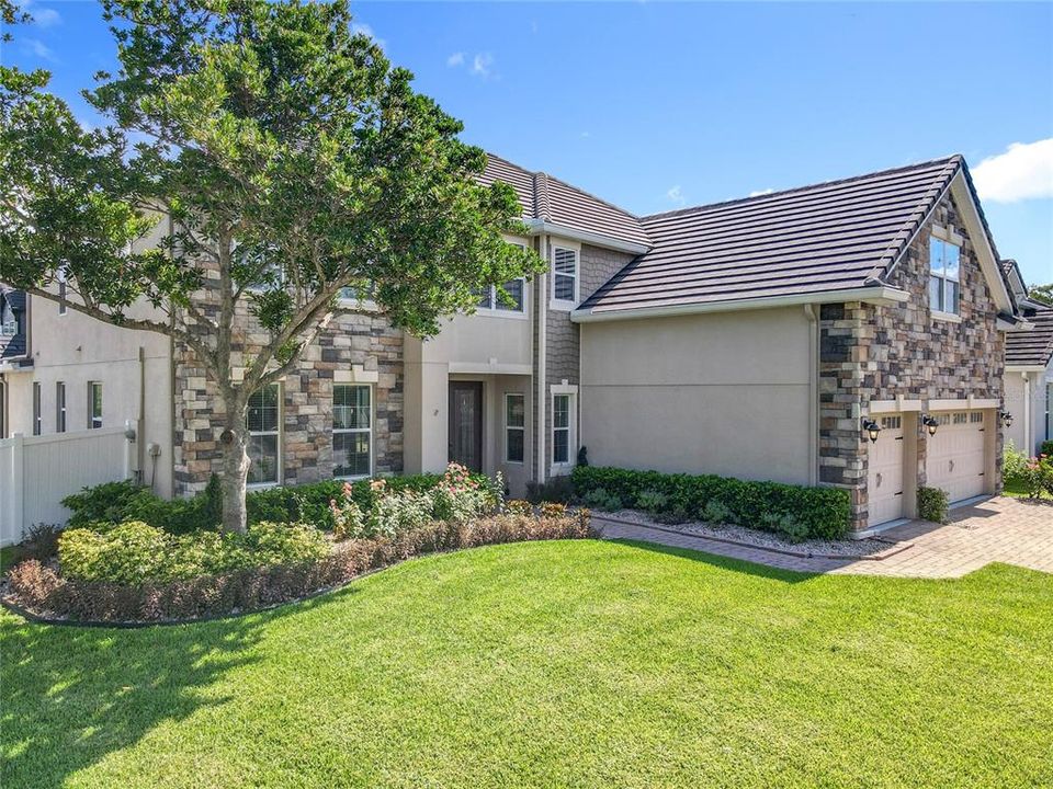 Active With Contract: $1,095,000 (5 beds, 4 baths, 4068 Square Feet)