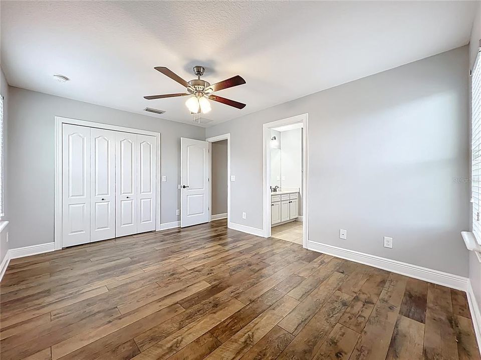 Active With Contract: $1,095,000 (5 beds, 4 baths, 4068 Square Feet)