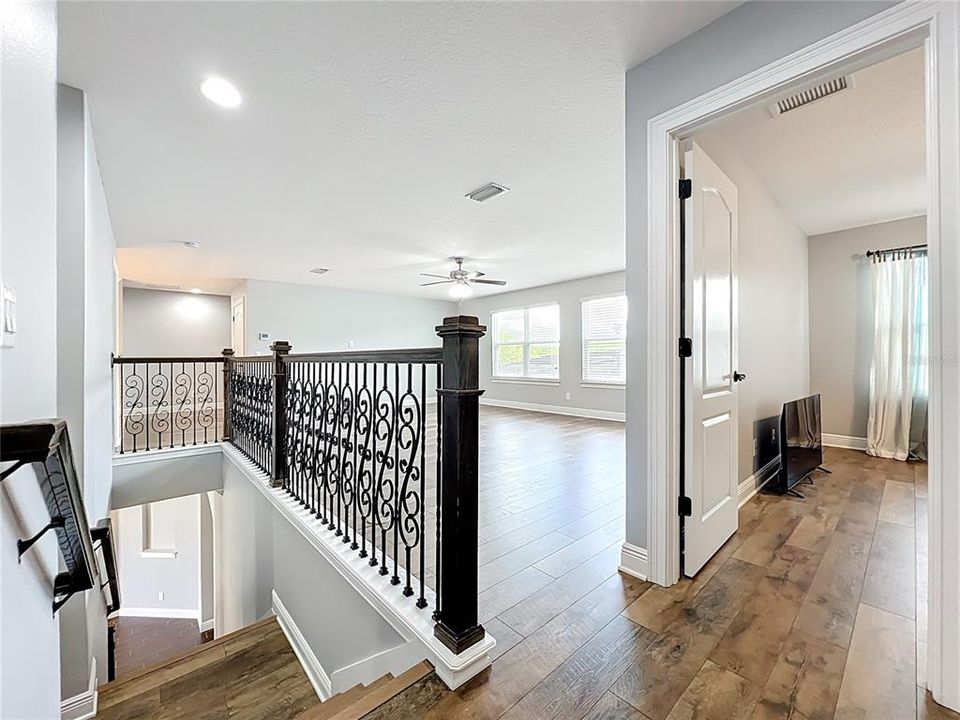 Active With Contract: $1,095,000 (5 beds, 4 baths, 4068 Square Feet)