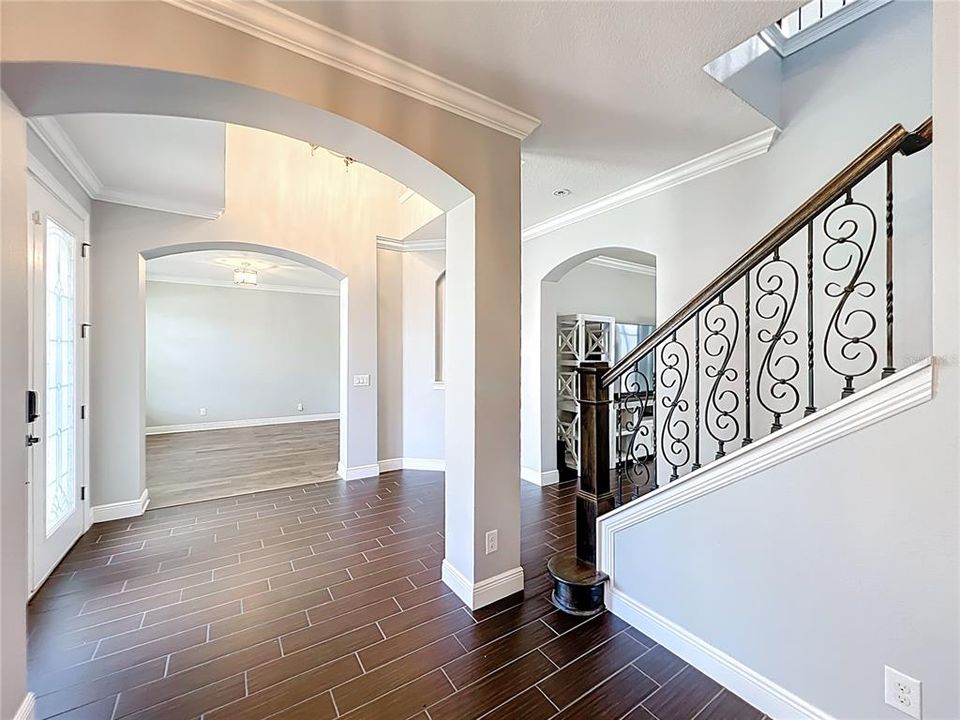 Active With Contract: $1,095,000 (5 beds, 4 baths, 4068 Square Feet)