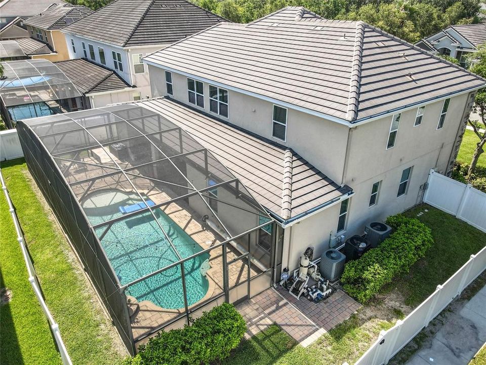 Active With Contract: $1,095,000 (5 beds, 4 baths, 4068 Square Feet)