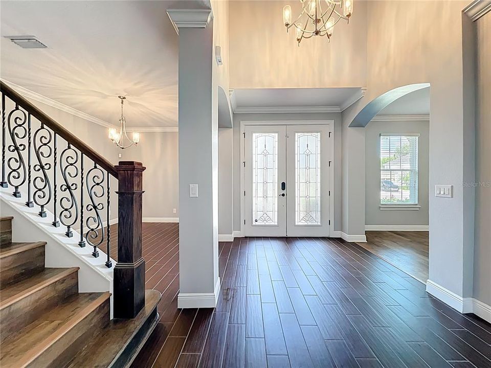 Active With Contract: $1,095,000 (5 beds, 4 baths, 4068 Square Feet)