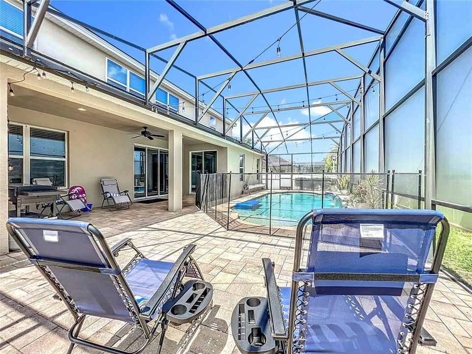 Active With Contract: $1,095,000 (5 beds, 4 baths, 4068 Square Feet)