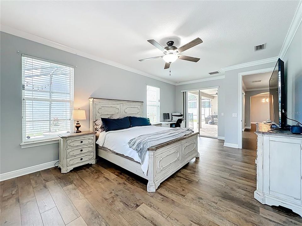 Active With Contract: $1,095,000 (5 beds, 4 baths, 4068 Square Feet)