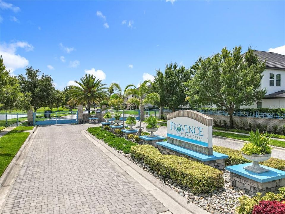 Active With Contract: $1,095,000 (5 beds, 4 baths, 4068 Square Feet)