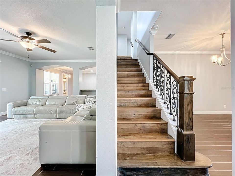 Active With Contract: $1,095,000 (5 beds, 4 baths, 4068 Square Feet)