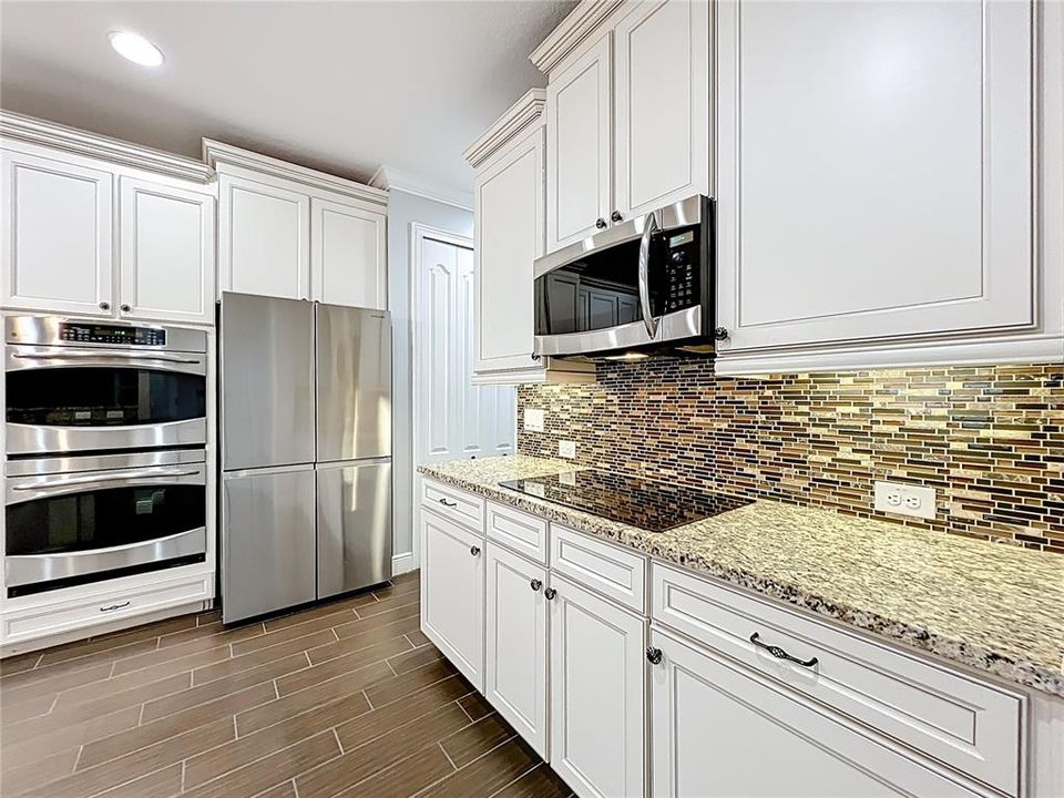 Active With Contract: $1,095,000 (5 beds, 4 baths, 4068 Square Feet)