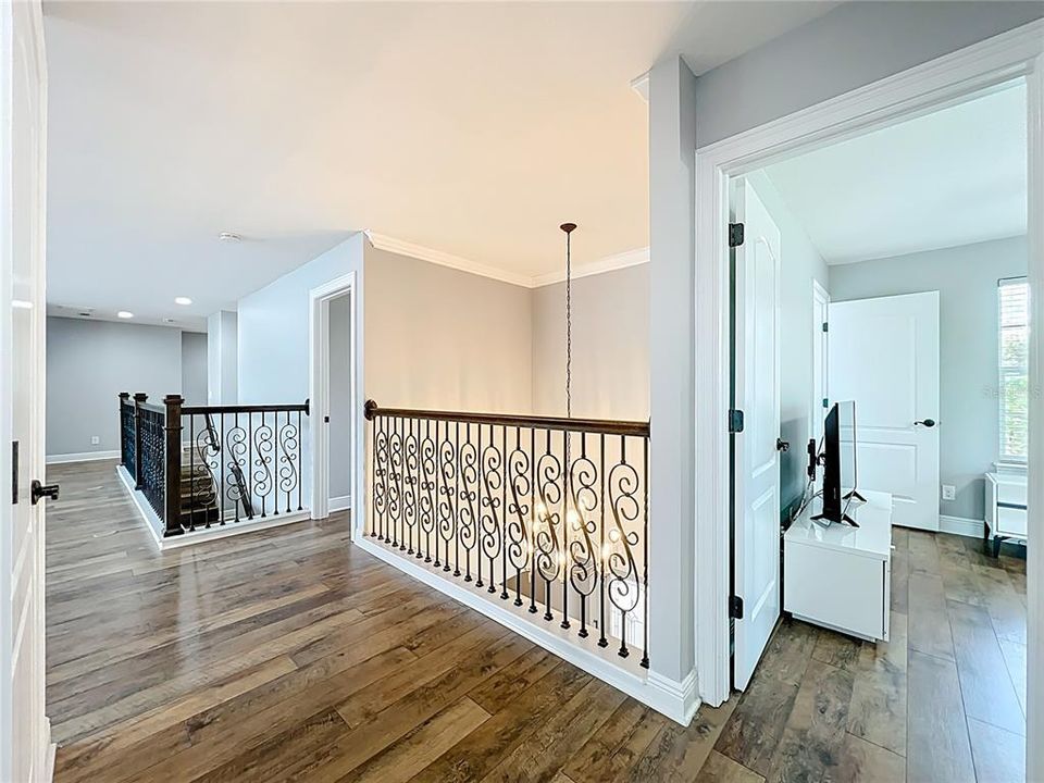 Active With Contract: $1,095,000 (5 beds, 4 baths, 4068 Square Feet)