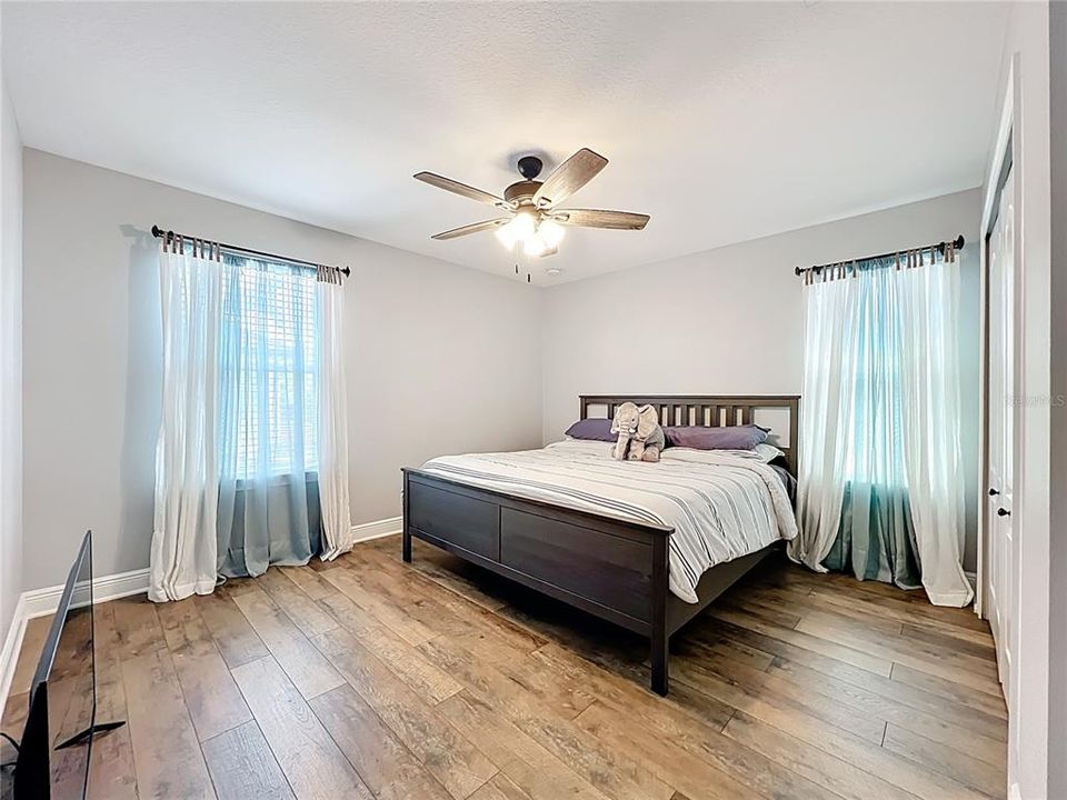 Active With Contract: $1,095,000 (5 beds, 4 baths, 4068 Square Feet)