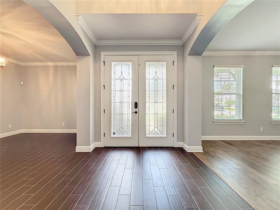 Active With Contract: $1,095,000 (5 beds, 4 baths, 4068 Square Feet)