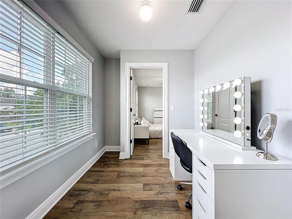 Active With Contract: $1,095,000 (5 beds, 4 baths, 4068 Square Feet)