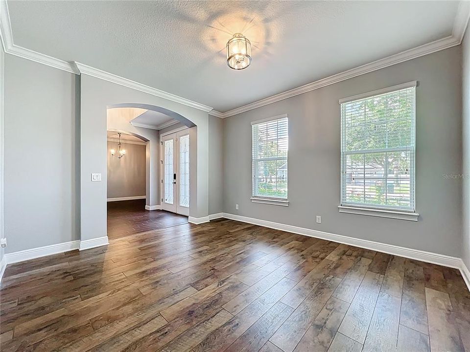 Active With Contract: $1,095,000 (5 beds, 4 baths, 4068 Square Feet)