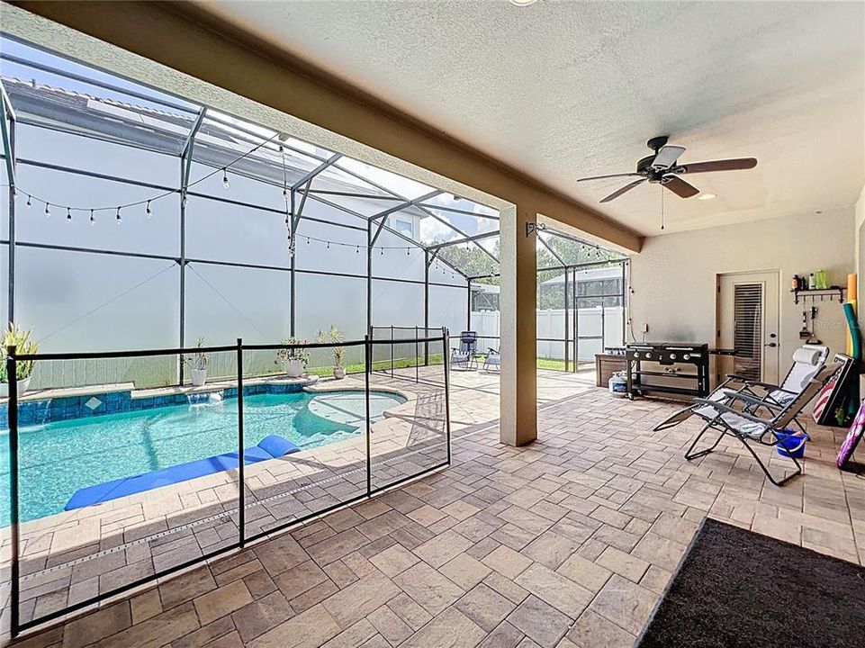 Active With Contract: $1,095,000 (5 beds, 4 baths, 4068 Square Feet)