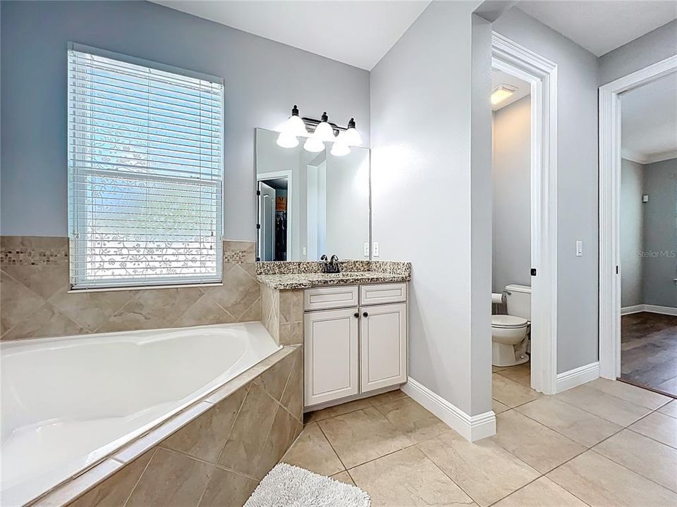 Active With Contract: $1,095,000 (5 beds, 4 baths, 4068 Square Feet)