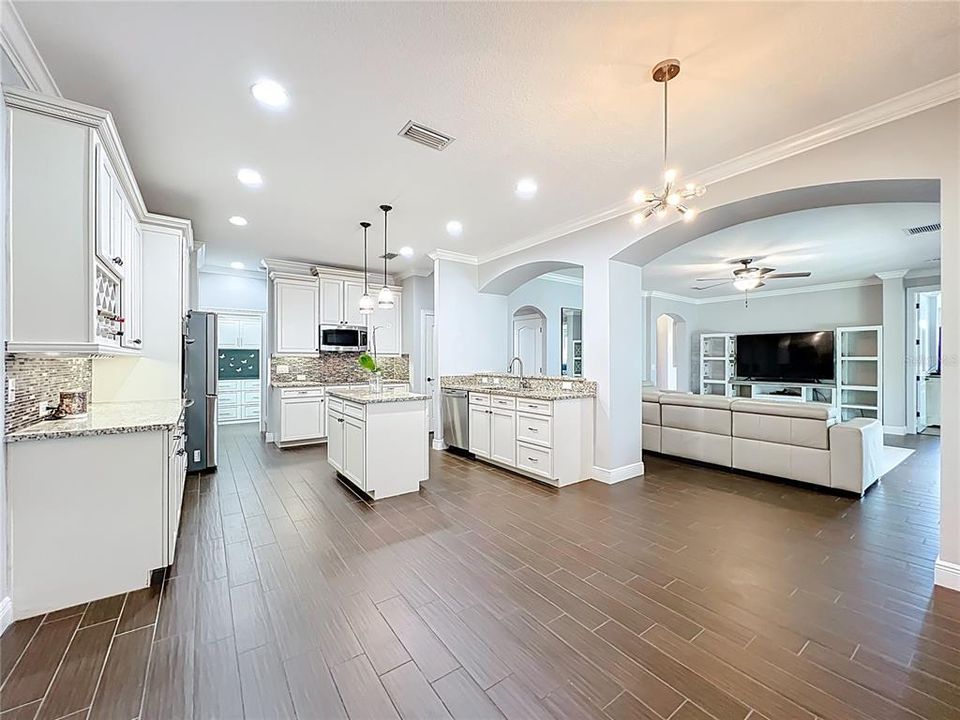 Active With Contract: $1,095,000 (5 beds, 4 baths, 4068 Square Feet)