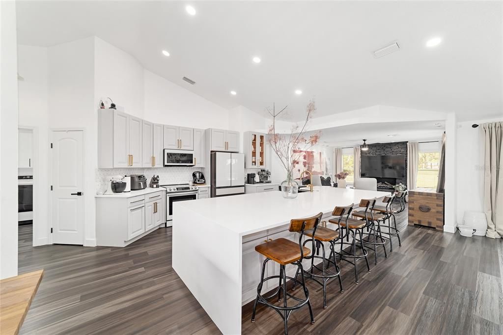 待售: $585,000 (3 贝兹, 2 浴室, 2178 平方英尺)