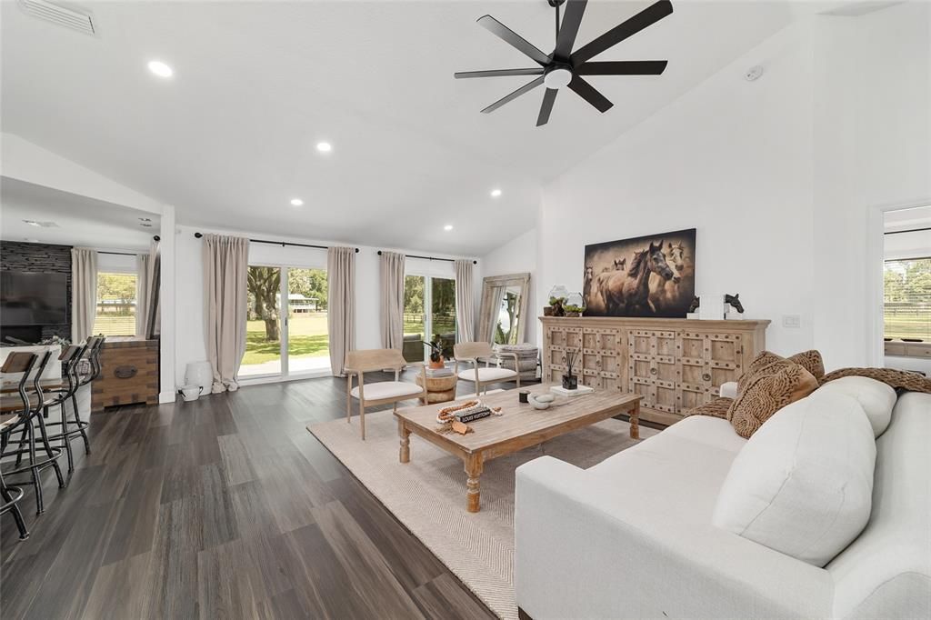 待售: $585,000 (3 贝兹, 2 浴室, 2178 平方英尺)