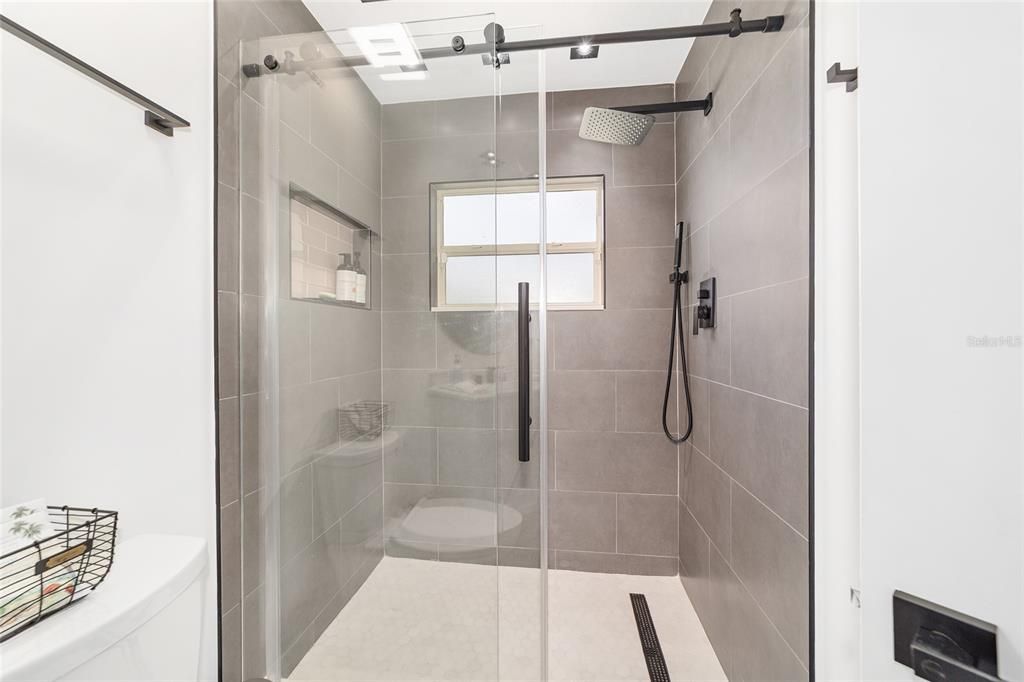 待售: $585,000 (3 贝兹, 2 浴室, 2178 平方英尺)