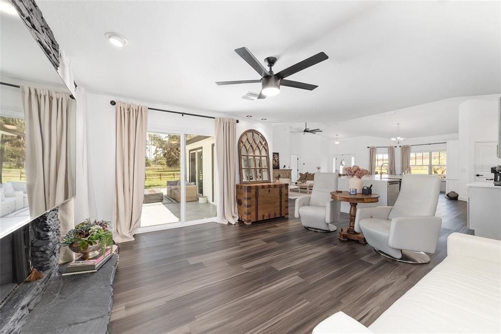 待售: $585,000 (3 贝兹, 2 浴室, 2178 平方英尺)