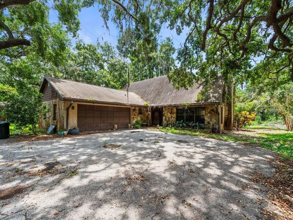 For Sale: $1,200,000 (3 beds, 2 baths, 2320 Square Feet)