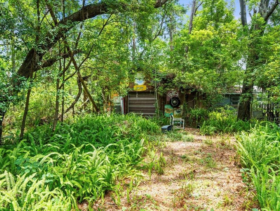 For Sale: $1,200,000 (3 beds, 2 baths, 2320 Square Feet)