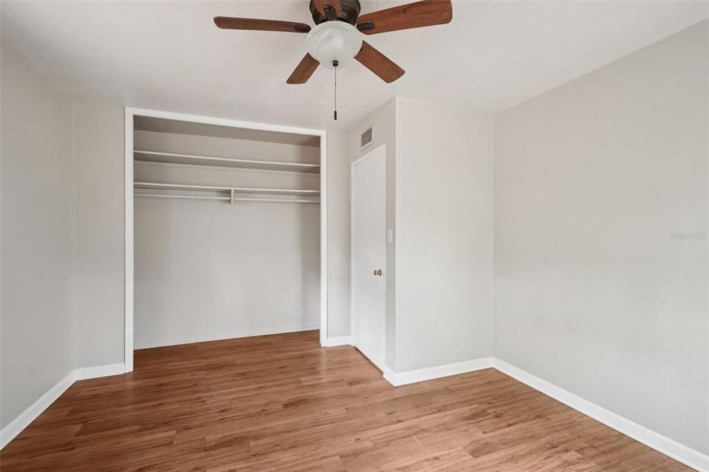 Activo con contrato: $229,900 (3 camas, 2 baños, 1399 Pies cuadrados)