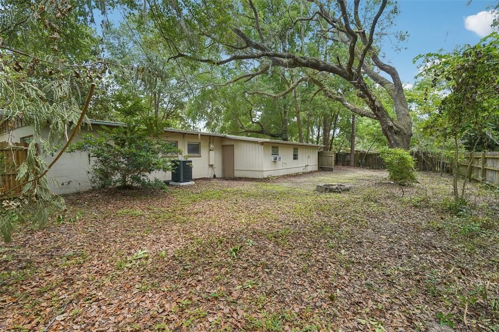 Activo con contrato: $229,900 (3 camas, 2 baños, 1399 Pies cuadrados)