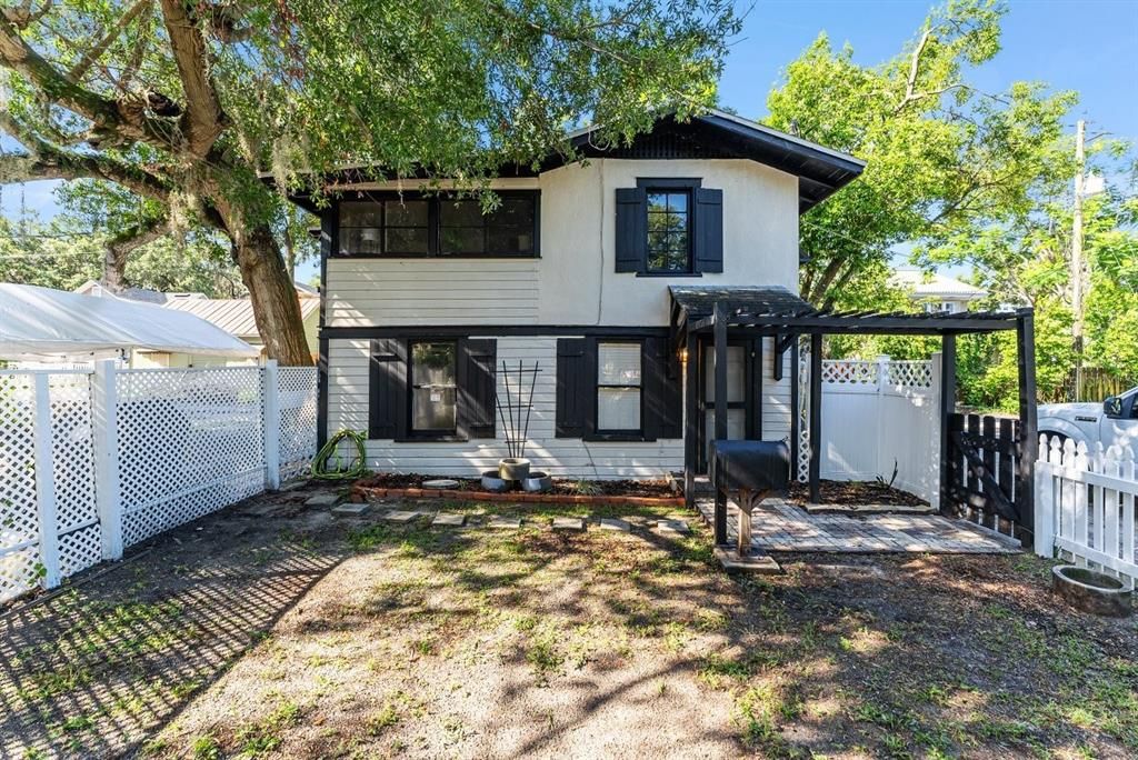 For Sale: $1,495,000 (20 beds, 0 baths, 10620 Square Feet)