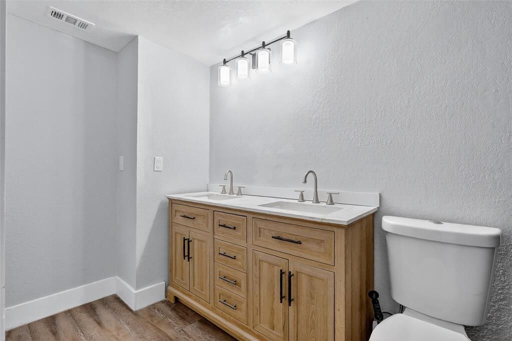 For Sale: $479,900 (4 beds, 2 baths, 2140 Square Feet)