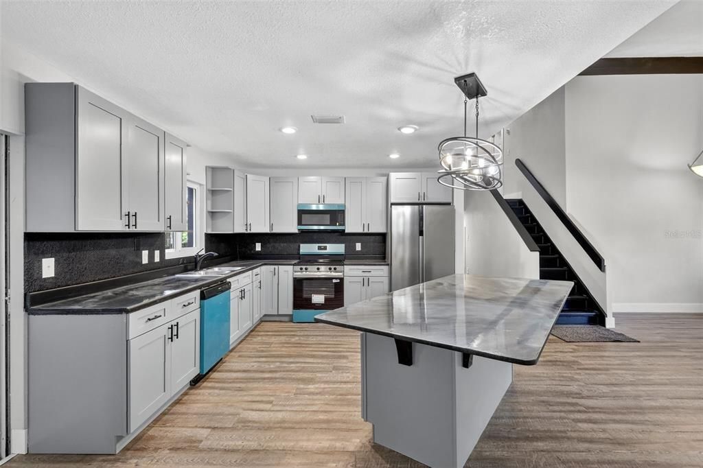 For Sale: $479,900 (4 beds, 2 baths, 2140 Square Feet)