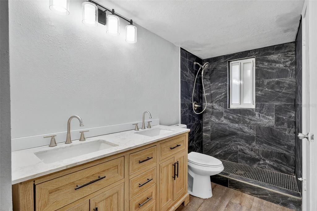 For Sale: $479,900 (4 beds, 2 baths, 2140 Square Feet)